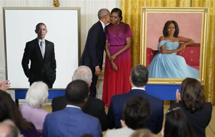 Big day for the Obamas Malia's high school graduation