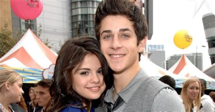 Selena Gomez and David Henrie share the screen again for 'Wizards of