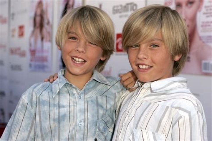 Who Are Connell Twins? Age, Twin Sisters, Height, Biography, Wiki, Net